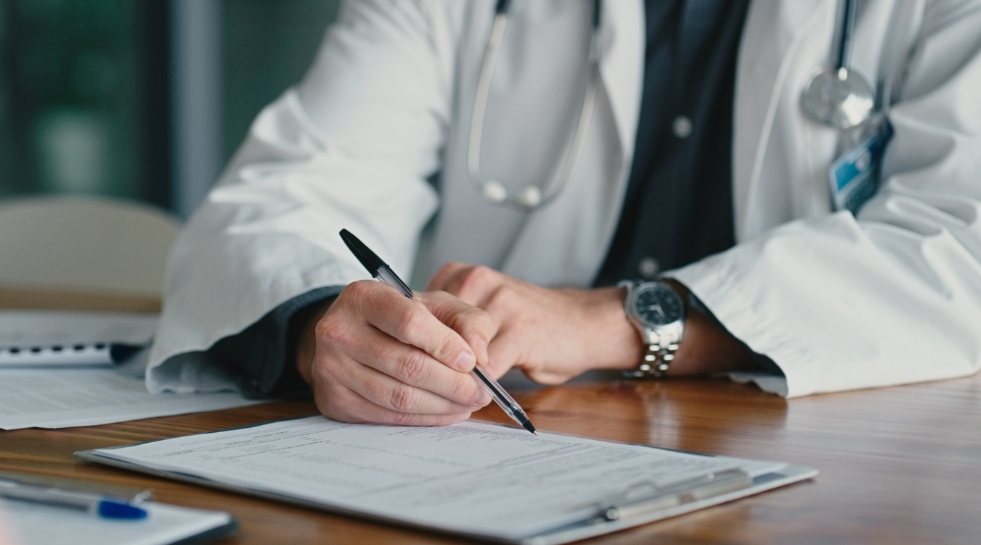 Read more about the article What Makes a Strong Medical Expert Witness?